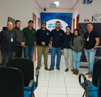 Acadêmicos de Agronomia realizam visita técnica à Cooperativa C.Vale