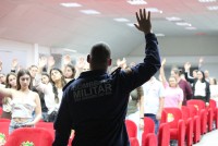 DCE UNIDEAU promove capacitação sobre gestão de crises com forças de segurança