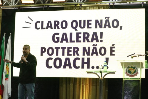 I Summit Acadêmico da UNIDEAU consagra-se com palestras de Arthur Gubert e Luciano Potter 