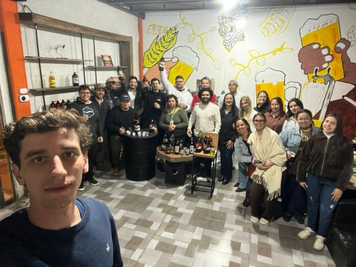 Acadêmicos de Agronomia da IDEAU realizam visita técnica à Cervejaria Silver